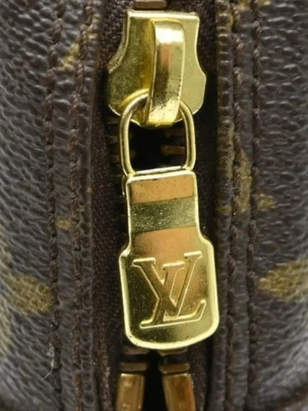 Best06 LOUIS VUITTON TROUSSE TOILETTE 23 COSMETIC POUCH M47524 861TH BQ01129